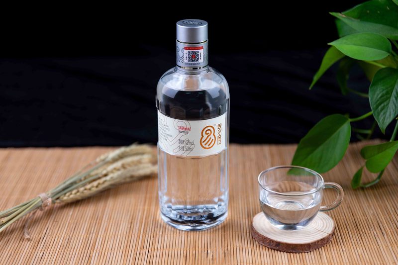 易度白酒 水晶瓶纯粮固态发酵42%vol清香型500ml瓶装 - 内蒙古易度